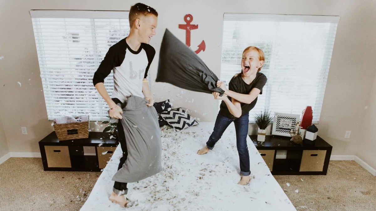 If you’re looking for tips to organize your kid’s clutter room, you have  to get prepared with them before the month of&nbsp;October